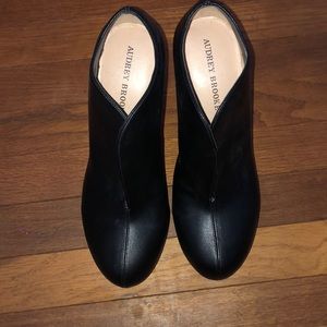 Women leather bootie pumps size 10